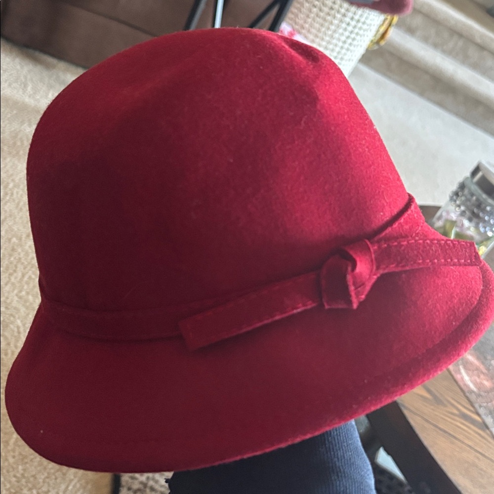 Vintage 100% Wool Felt Floppy Brim Elegant Red Women's Hat Classic 1979 Style